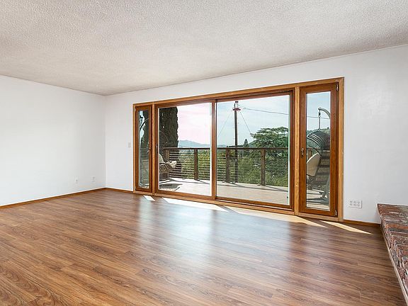 5th image of 1222 Las Flores Dr