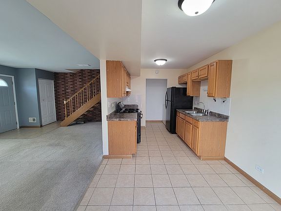 5th image of 1868 Jamestown Cir