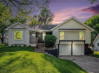 9652 N Campbell Dr, Kansas City, MO 64155