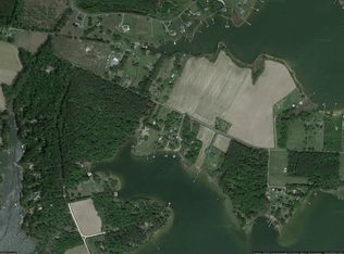 910 Cowart Rd, Lottsburg, VA 22511