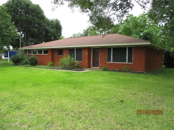 101 Lostrocco St, Angleton, TX 77515