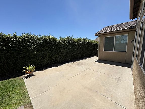 3rd image of 3310 N Tilden Ct