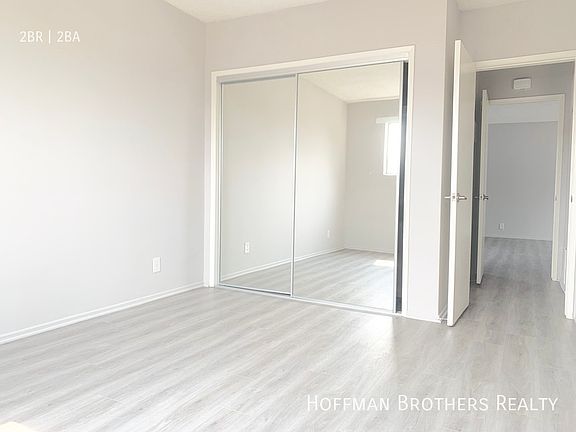 5th image of 1642 Barry Ave #4A