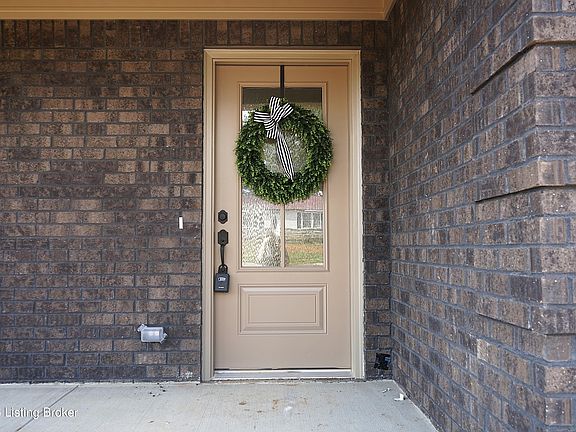 2nd image of 1472 Tucker Dr