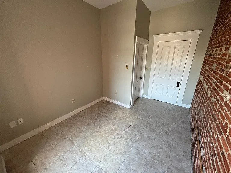 247 Main St #202 — Photo 7