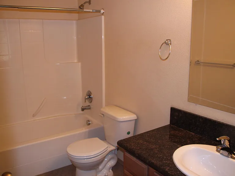 308 S Blake Rd — Photo 9