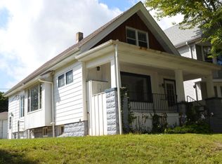 1735 S 73rd St, West Allis, WI 53214