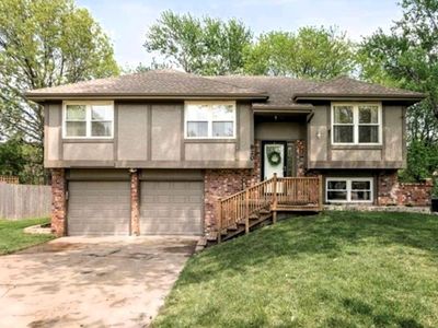 820 S Virginia Ln, Olathe, KS, 66061