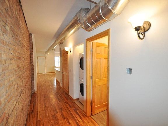 4th image of 525 E Oakwood Blvd APT 2