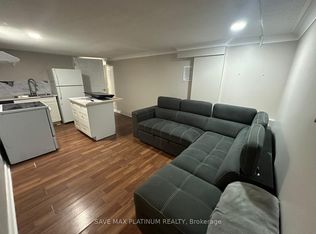 111 Folkstone Cres #BASEMENT, Brampton, ON L6T 3M6