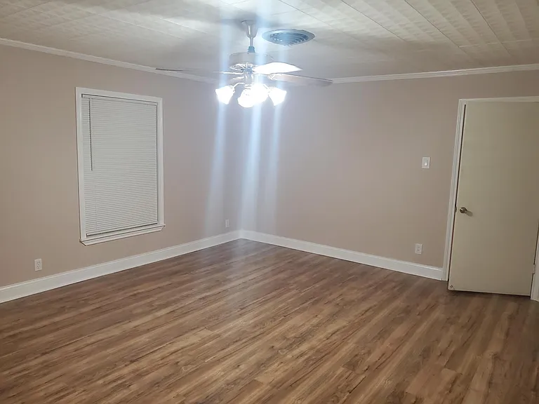 2313 Haine Dr — Photo 20