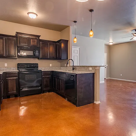 3 bed, 1250 sqft, $1,600 — Photo 4