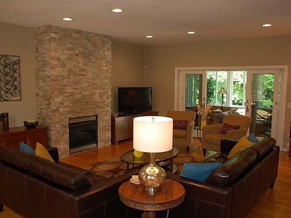 2nd image of 27 Forest Hill Dr