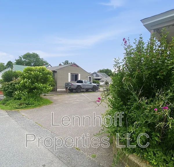 9 Lund St #1 — Photo 3