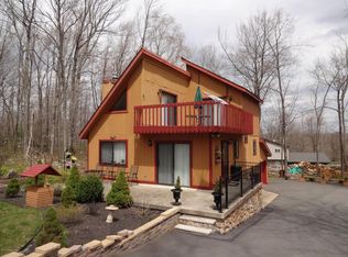 55 Country Club Dr, Thornhurst, PA 18424