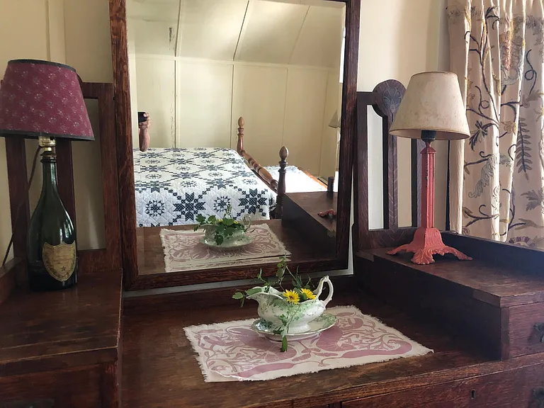 Second floor queen bedroom