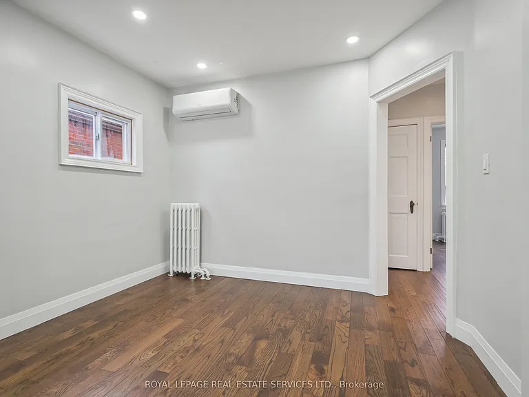 21 Holbrooke Ave — Photo 7