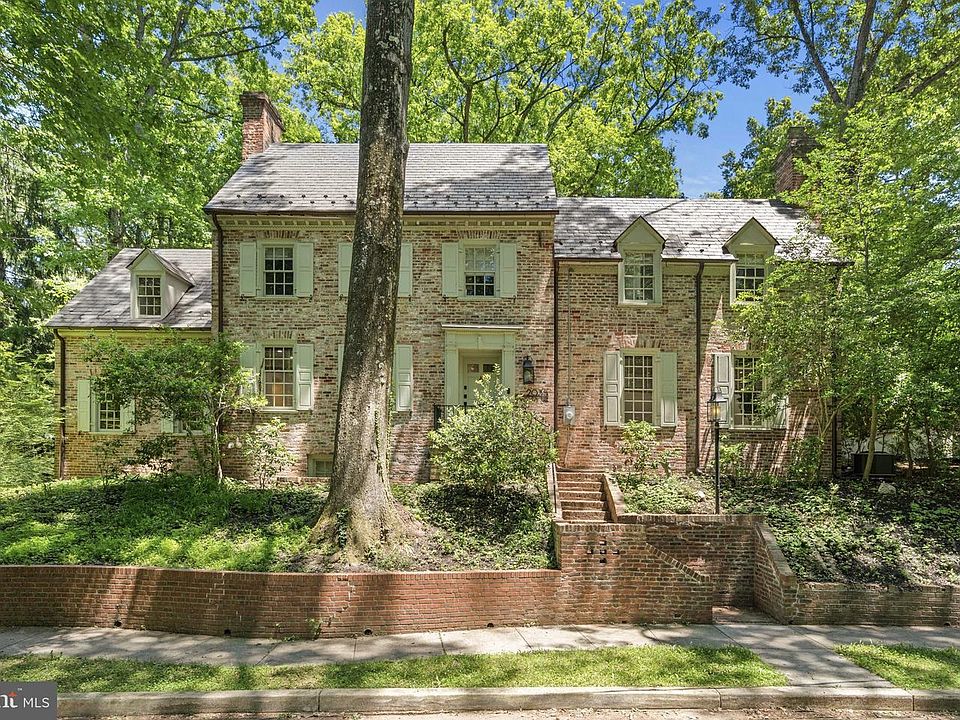 1st image of 2035 Parkside Dr NW