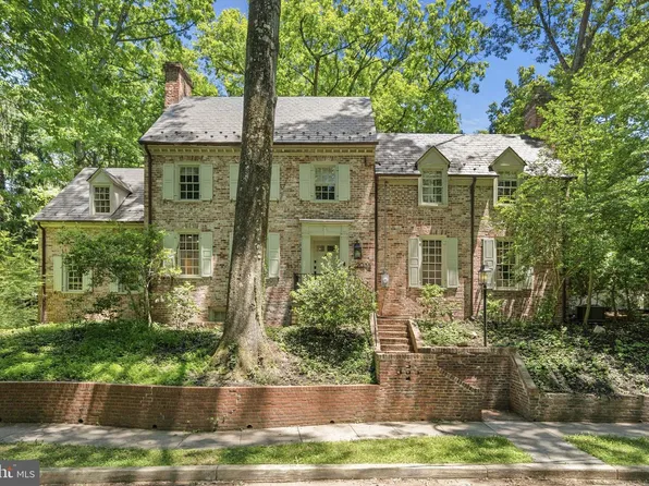 2035 Parkside Dr NW, Washington, DC 20012