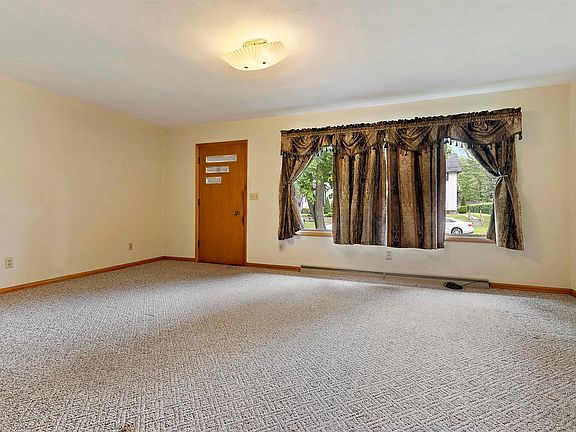 3rd image of 634 Central Ave