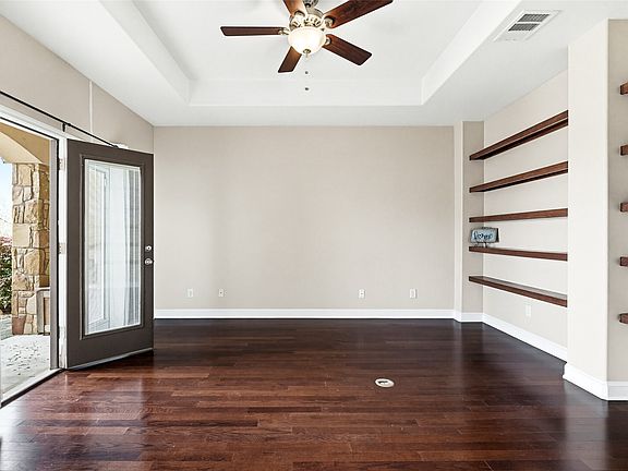 3rd image of 8001 Ridgeway Ct