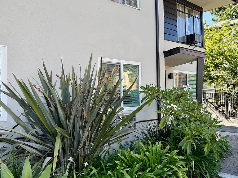 1311 N Orange Dr #1 — Photo 11