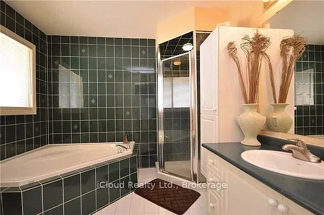 5470 Palmerston Cres — Photo 13