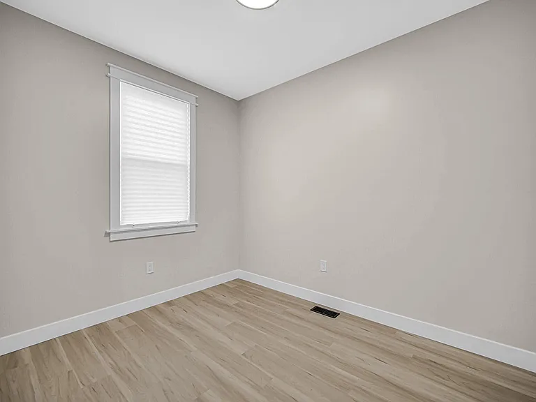 724 Willow Ct — Photo 12