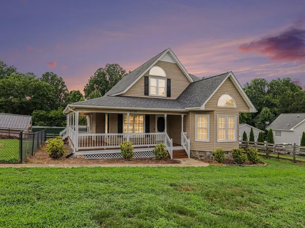 5714 Rolling Meadows Rd, Randleman, NC 27317