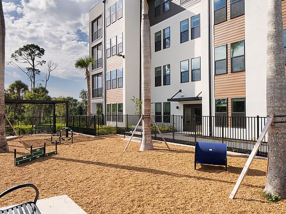5th image of 7340 Stoney Grove Cir #2221