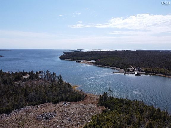 4th image of 542 Beaver Harbour Rd