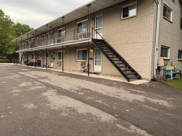 75 S Liberty St, Belleville, MI 48111
