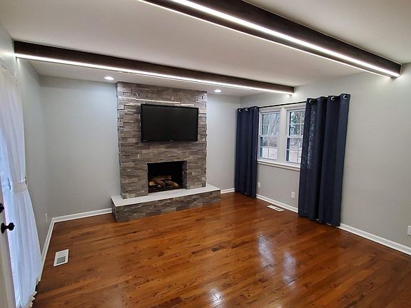 5th image of 10709 W 96th Ter