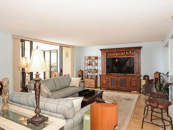 4th image of 5070 N Ocean Dr APT 22D