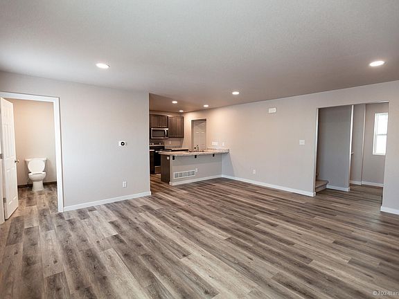 3rd image of 4521 Bobolink Ln #207B