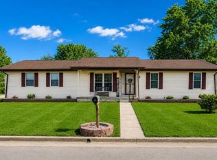 102 Laura St, Farmington, MO 63640