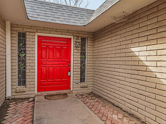 4th image of 608 Las Olas Ct