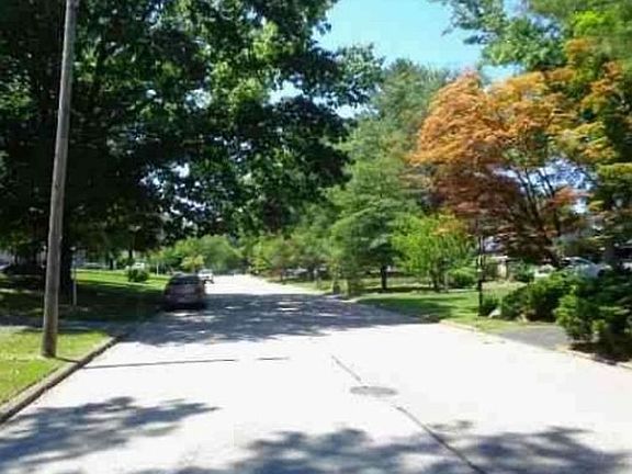 Exterior Neighborhood (street photo)
