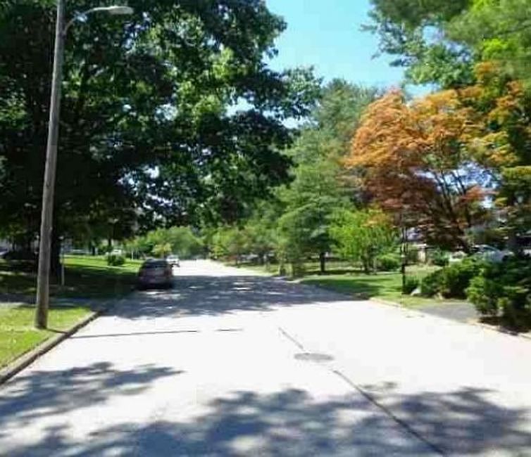 Exterior Neighborhood (street photo)
