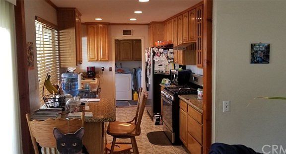 4th image of 10651 Victoria Ave