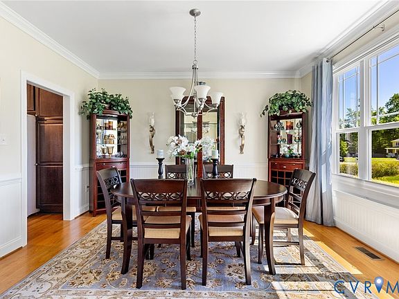 4th image of 10240 Deerlake Dr