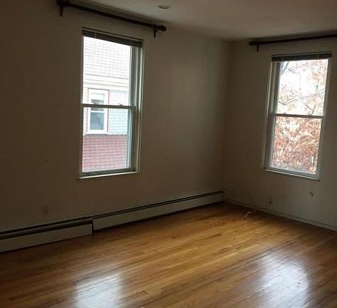 2nd image of 27 Garfield St #2R