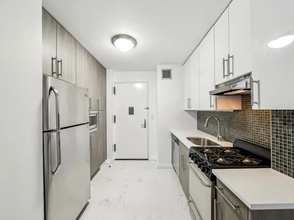 315 West 57th Street 08F image 2 of 24