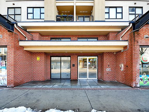 2nd image of 415 E Columbia St #304