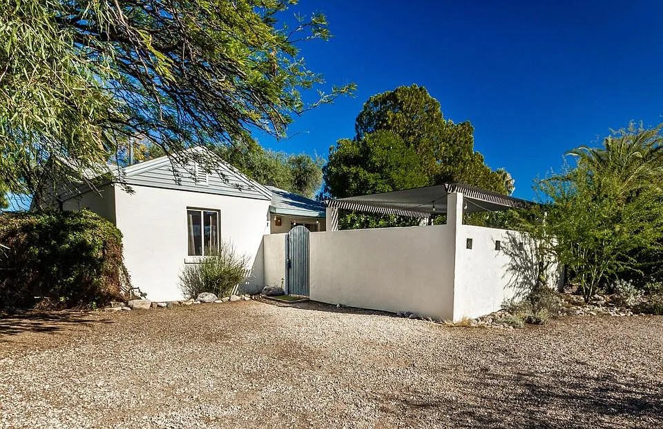 4017 E Paseo Dorado