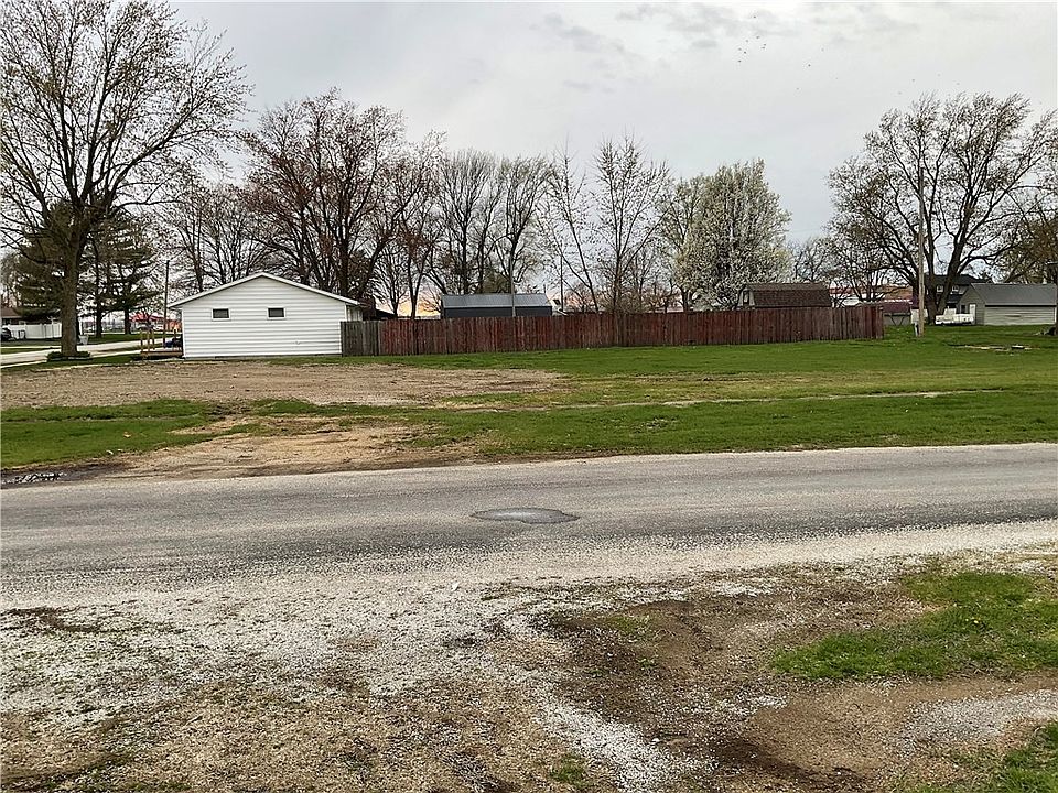 2nd image of 185 S Powers St