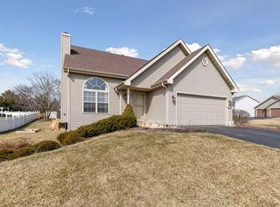 8628 Blue River Rd, Rockford, IL 61107