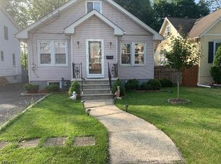 16 Myrtle St, Cranford, NJ 07016