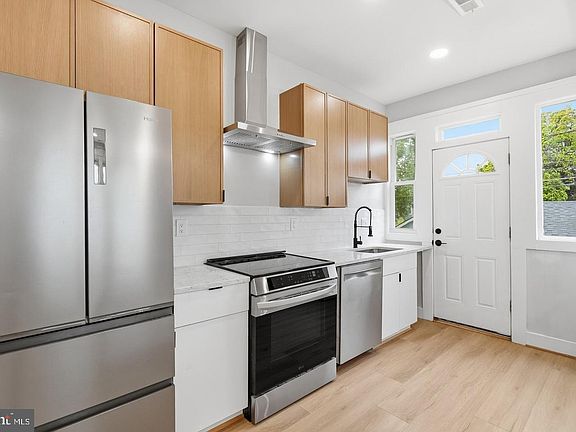 3rd image of 4112 5th St NW