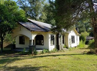 7461 Columbia Rd, Saint Matthews, SC 29135